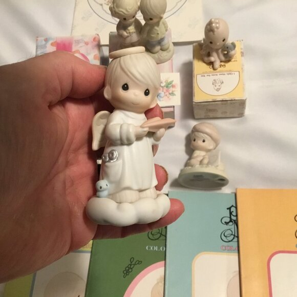 Lot of 5 Precious Moments Porcelain Figurines Enesco, 6 Color Books, 1 X Stich - Picture 10 of 10